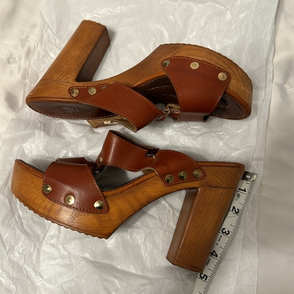 Brown platform Dutch style sandal 8 - Picture 7 of 9